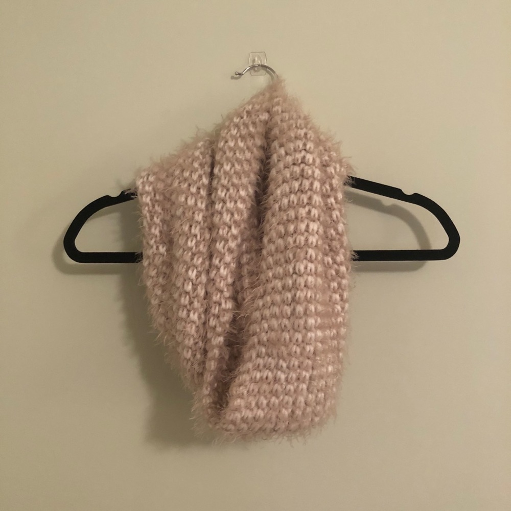 ✨NWOT Sonoma Knit Infinity Scarf